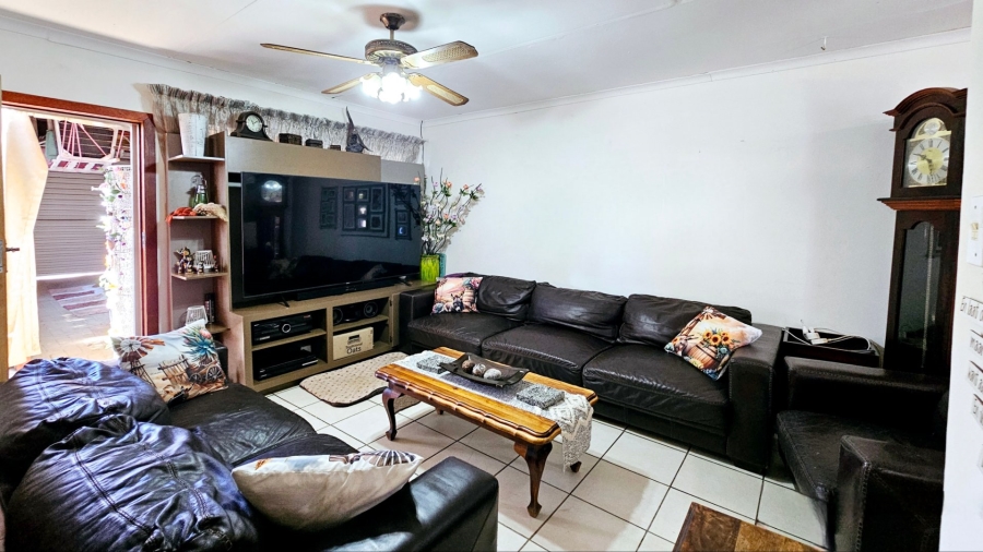 3 Bedroom Property for Sale in Langenhovenpark Free State